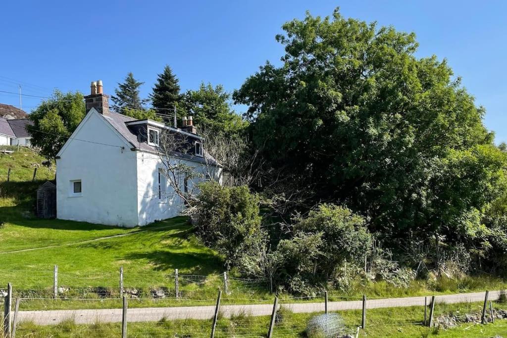 Beautiful Cottage In A Wonderful Highland Setting Drumbeg Exterior foto